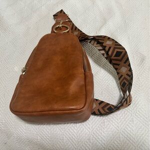 Light brown crossbody bag